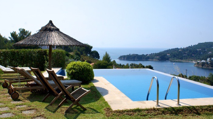 Villa Bougainvillea exterior, gardens and swimming pool — photo 4