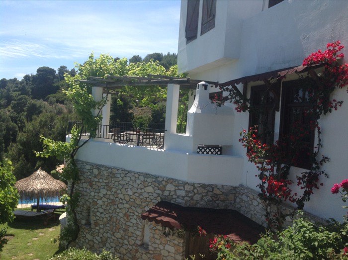Villa Bougainvillea exterior, gardens and swimming pool — photo 13